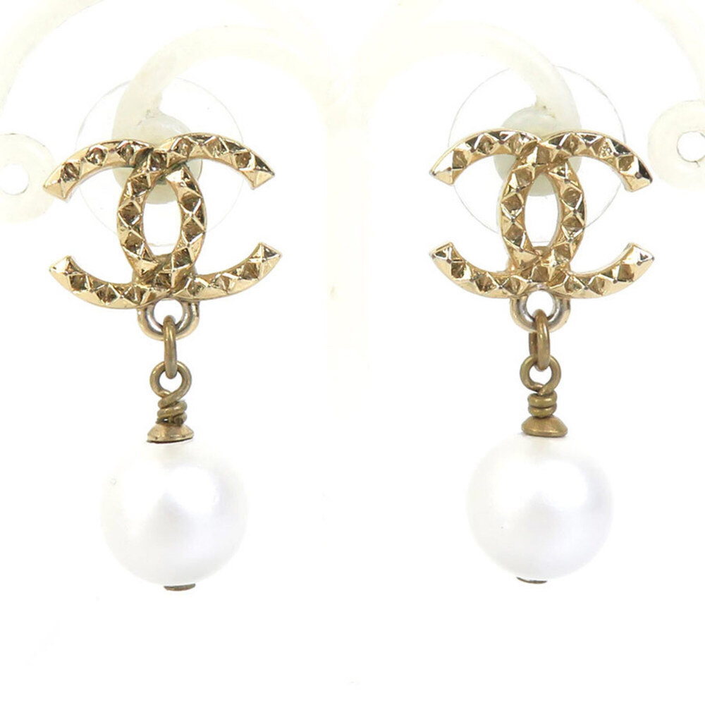CHANEL White Pearl Earrings
